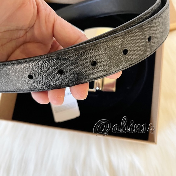 NWT Coach Signature Black Cut-to-Size Reversible Belt in a Gift Box - Picture 4 of 6